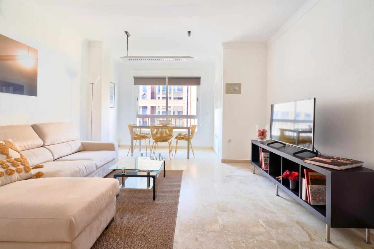 Apartamento 3 Dormitorios Centrico - Parking Incluido Malaga Exterior photo